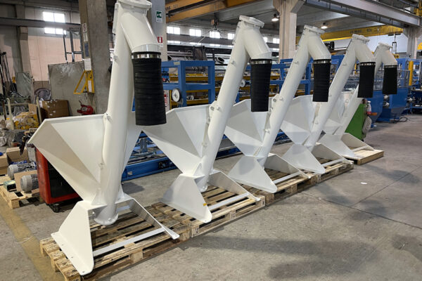 Trémie brise-sac pour vider les sacs