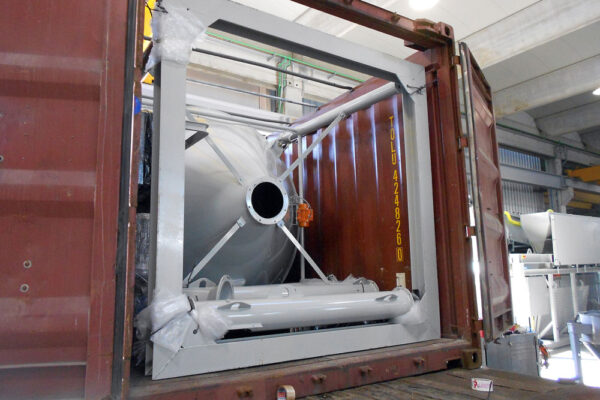 Bag-breaker silos for emptying bags and big bags