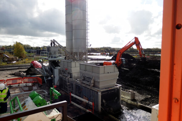 Centrale de traitement sols et boues ECOMIX