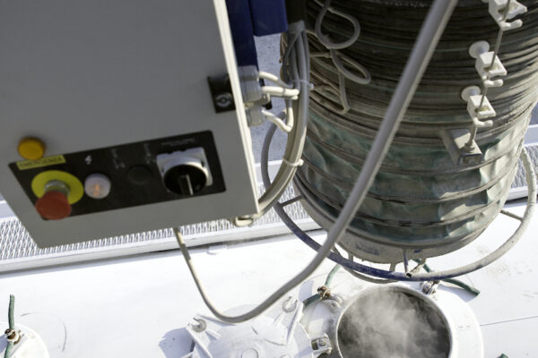 Centrale de dosage et de mélange de poudres pour la production de prémélanges