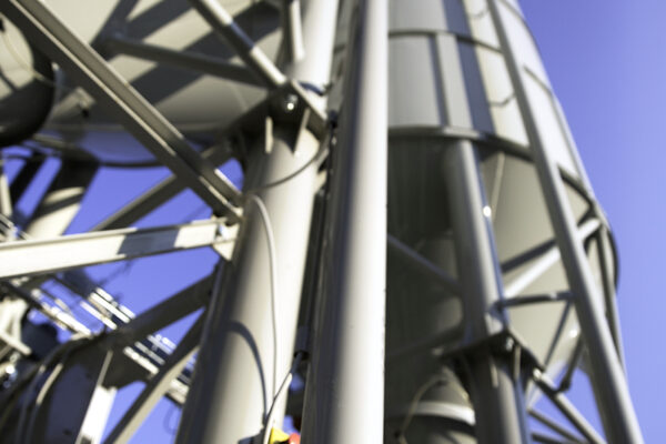 Centrale de dosage et de mélange de poudres pour la production de prémélanges