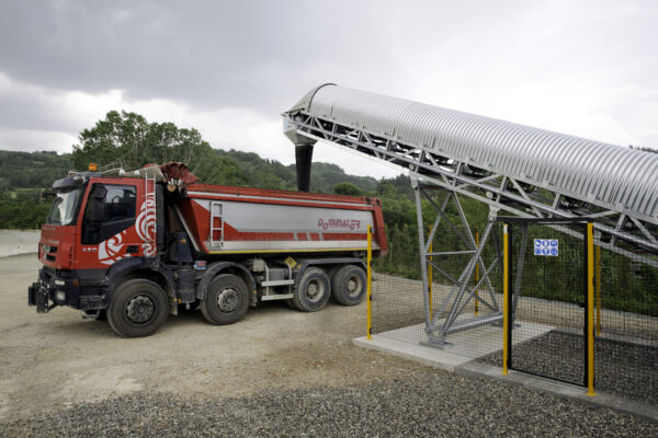 Roller compacted concrete plant