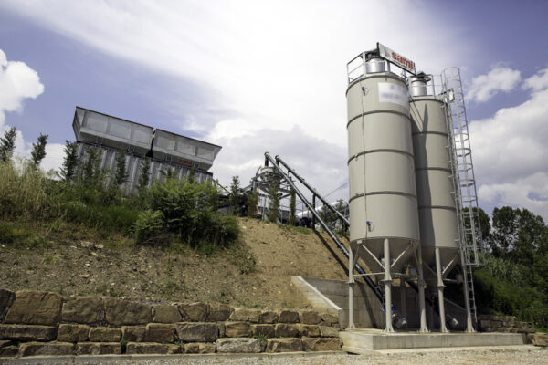 Silo vertical monolithique