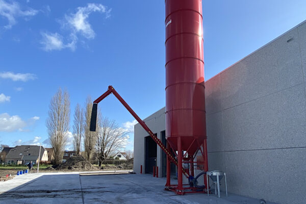 Silo vertical avec système de dosage