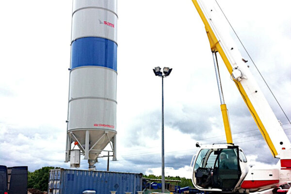 Silo vertical avec système de dosage