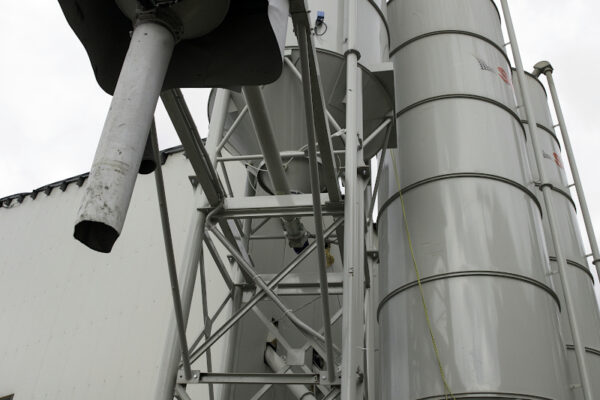 Silos verticali monolitici per stoccaggio polveri e granuli