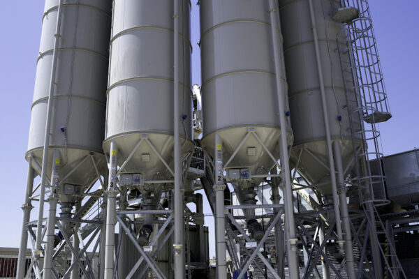 Silos verticaux monolithiques