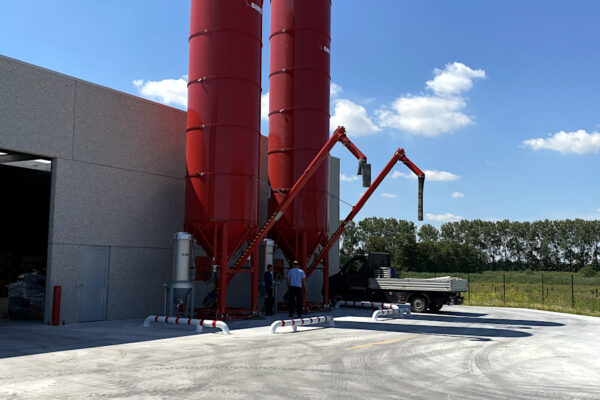 Silos verticaux avec système de dosage